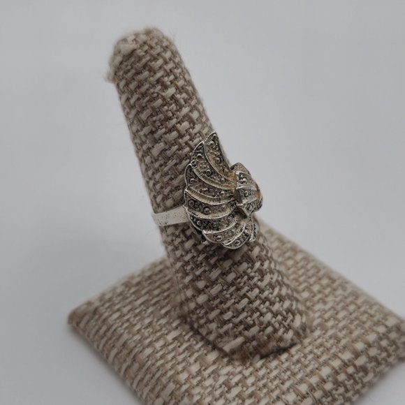 Size 7.5 Sterling Silver Unique Heavily Tarnished And Worn Ring A3128 - Picture 2 of 8